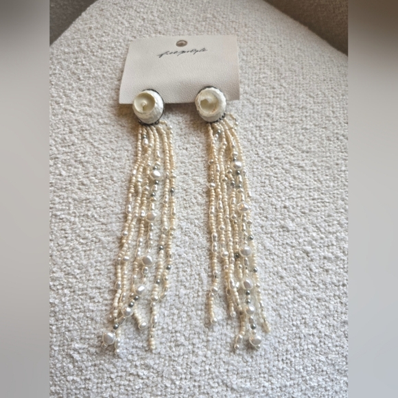 Free People, Ocean Eyes Dangles, Ivory - NEW!! - Picture 5 of 9